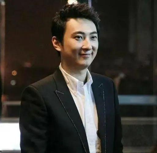 娱乐吃瓜演员表介绍大全,揭秘热门吃瓜演员表背后的故事